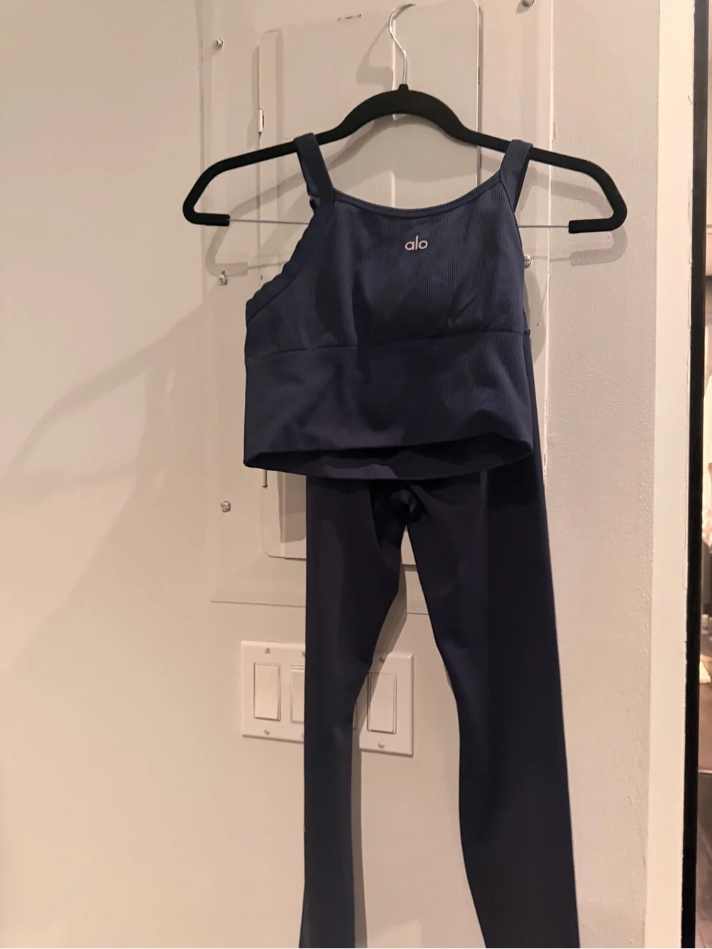 Alo navy set: seamless ribbed favorite bra tank + 7/8 high waist airlift legging